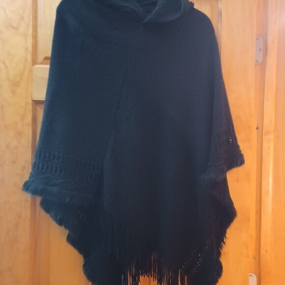 NWOT JET BLACK HOODED FRINGE PONCHO - Picture 1 of 1